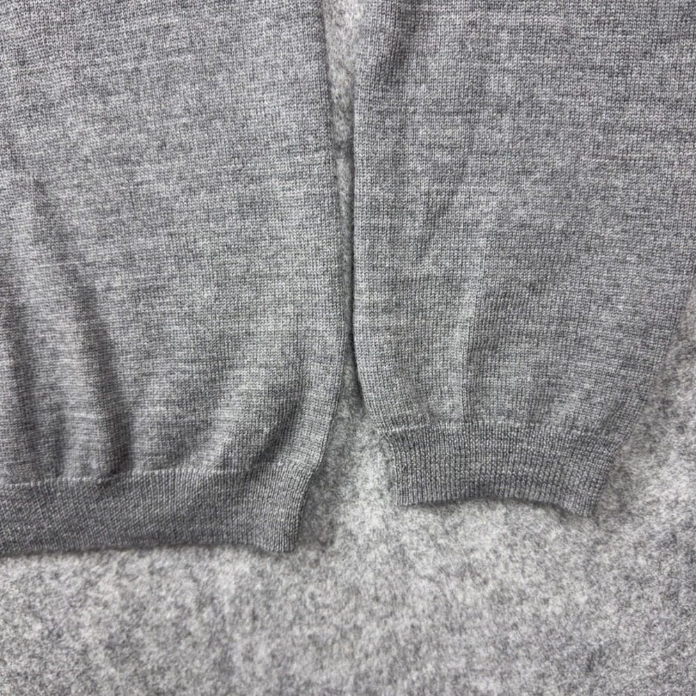 Calvin Klein Sweater Mens Medium Gray Extra Fine Merino Wool V Neck Pullover - Picture 4 of 9